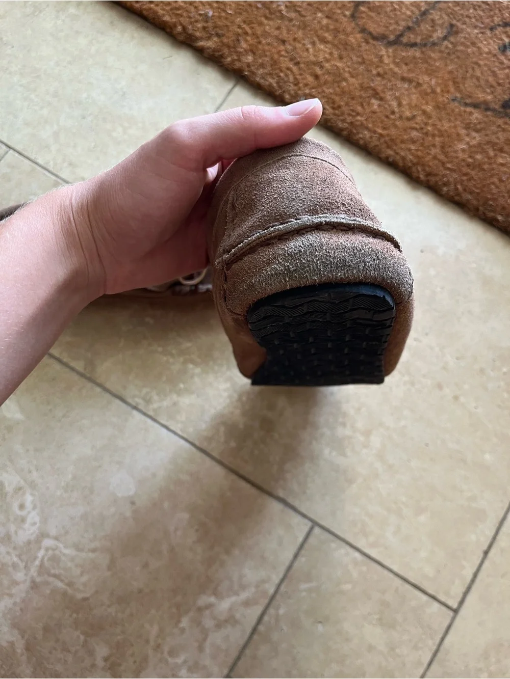 Minnetonka Brown Suede Moccasin Slippers with Leather Bow. Like new condition.